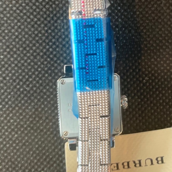 Meet your Posher, Jane - Picture 3 of 3